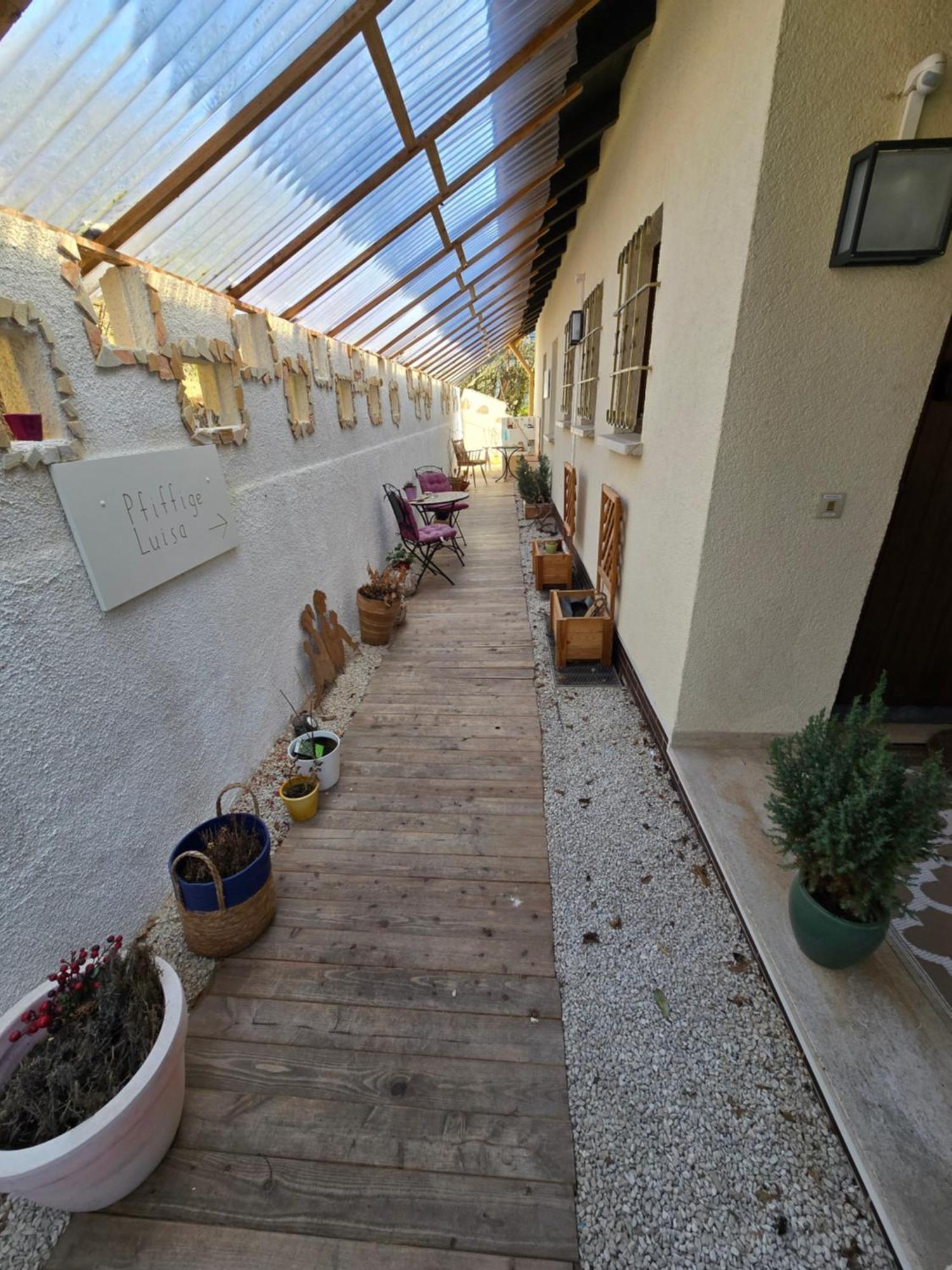 Marburg Apartment Pfiffige Luisa In Ruhiger Waldrandlage Mit Balkon Und Wintergarten Exterior foto